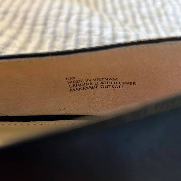 Talbots black slip-on shoes - 6 M - Picture 5 of 7